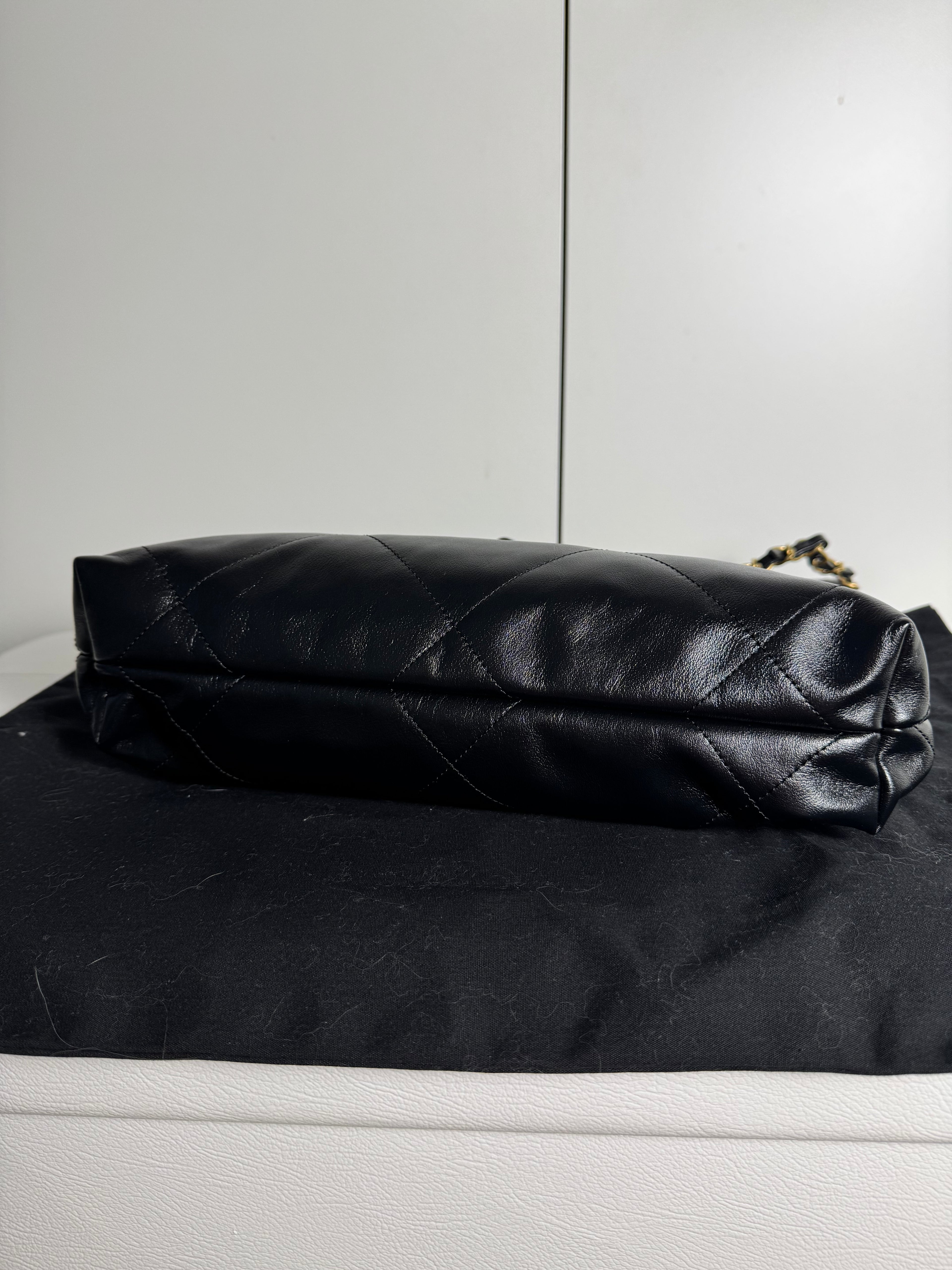 Chanel 22 Black
