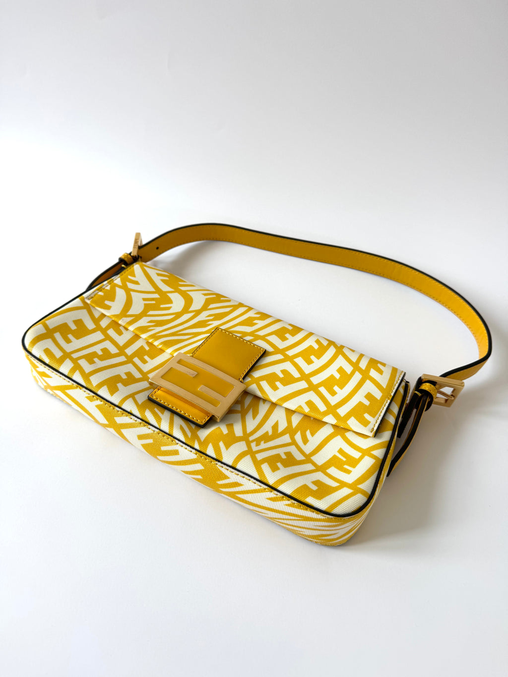 Fendi Baguette Vertigo Yellow
