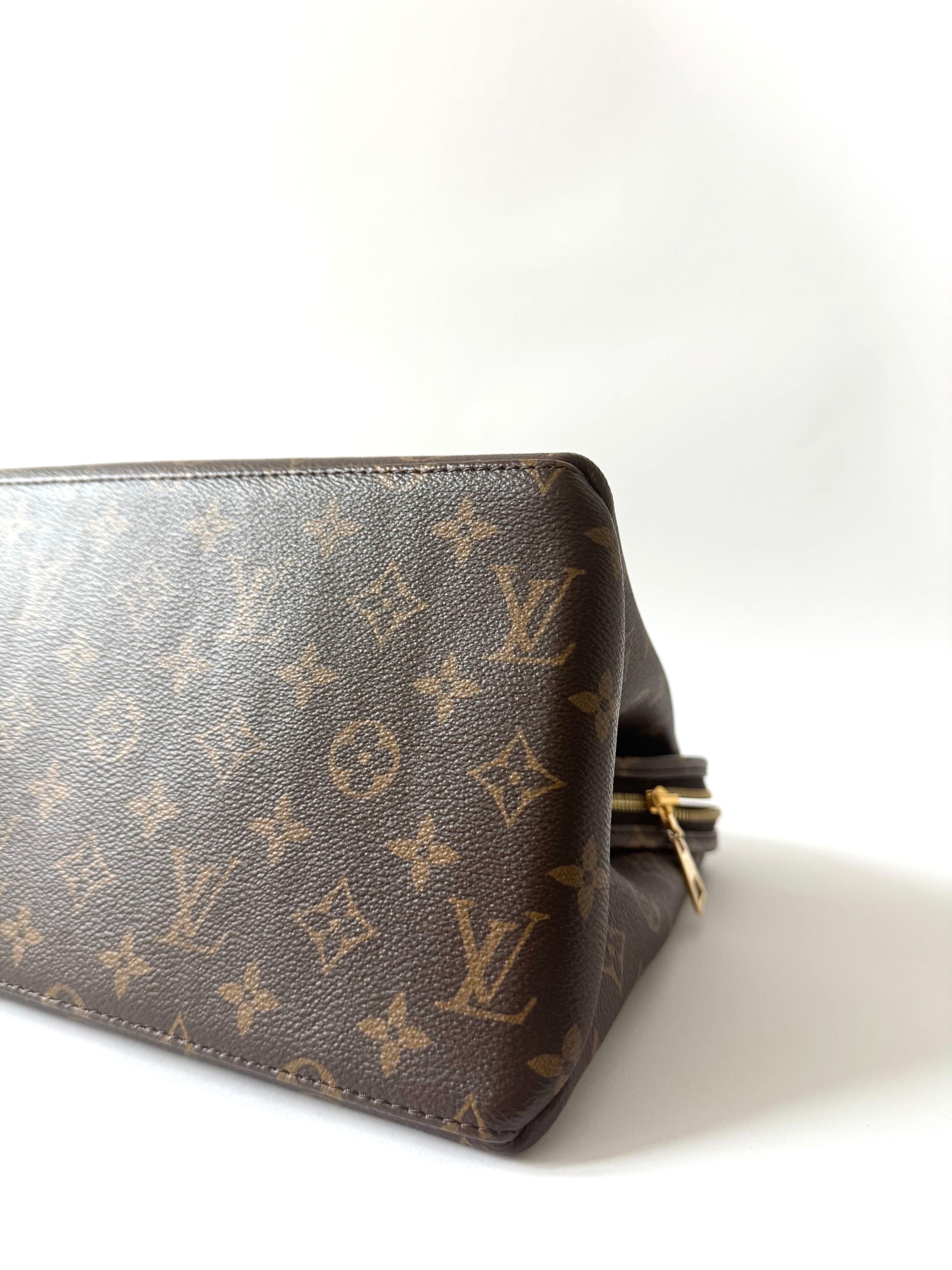 Louis Vuitton Grand Palais Monogram