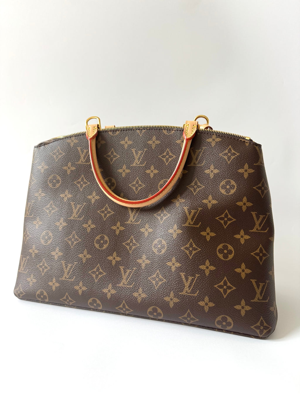 Louis Vuitton Grand Palais Monogram
