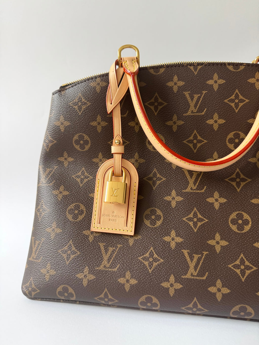 Louis Vuitton Grand Palais Monogram